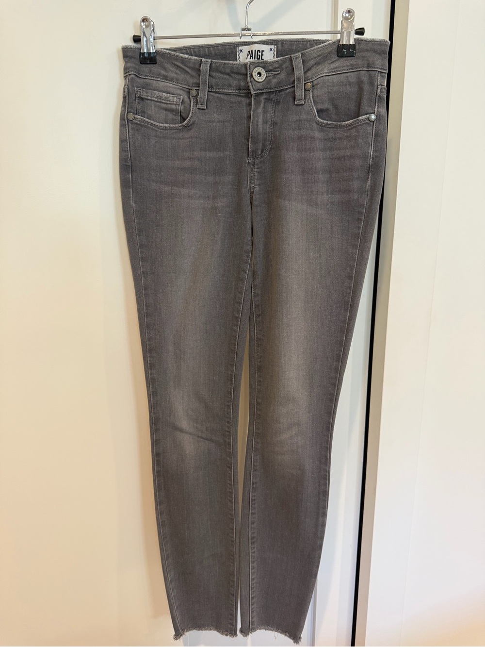 Women’s Sz 25 PAIGE Gray Skinny Jeans with Subtle Fading